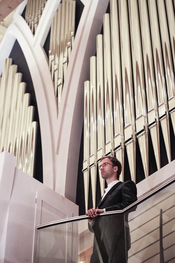 Organ music with choirs